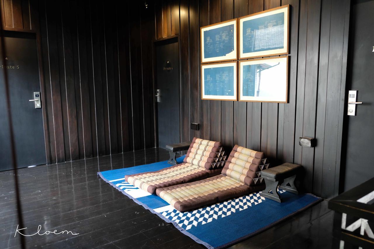 Kloem Hostel (Adults Only) Bangkok Exteriör bild